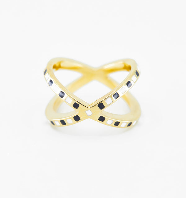 Criss Cross Checker Ring